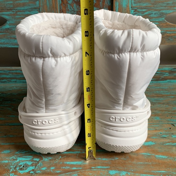 NWT Crocs Classic Lined Neo Puff Boots Winter Snow Cold main image 6